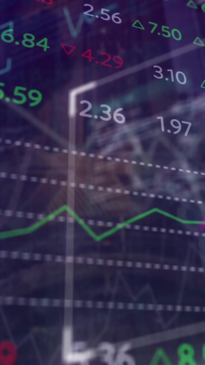 Animación de procesamiento de datos financieros sobre codificación binaria