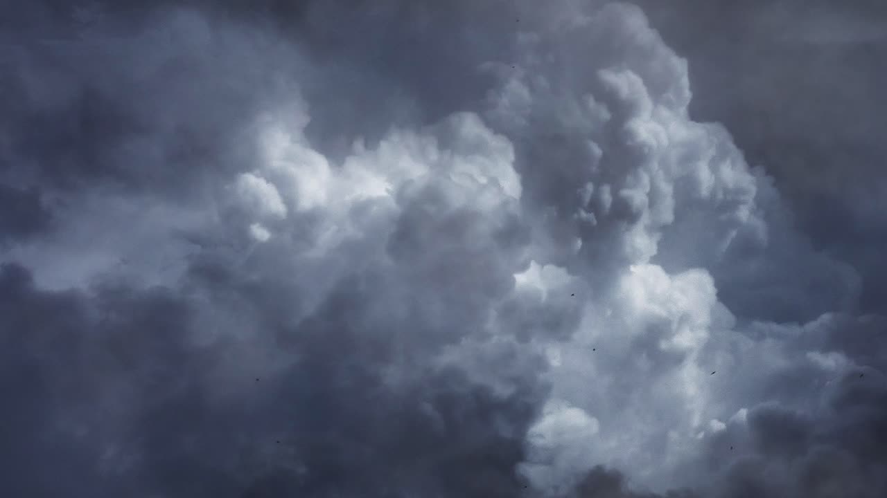 nubes de cumulonimbus en el cielo, tormenta
