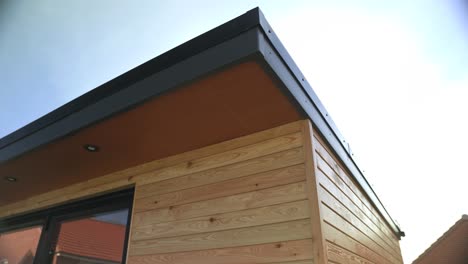 Close-up-detail-shot-of-outdoor-garden-room-showcasing-the-professional-craftsmanship-on-sunny-day