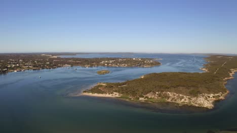 Aerial-drone-view-of-the-coastline-of-Coffin-Bay,-Eyre-Peninsula,-South-Australia