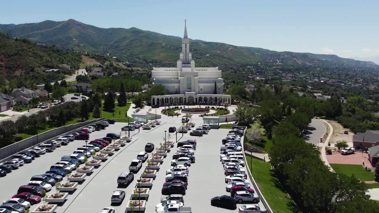 templo de abundancia para la iglesia mormona lds en un soleado día de verano, aero