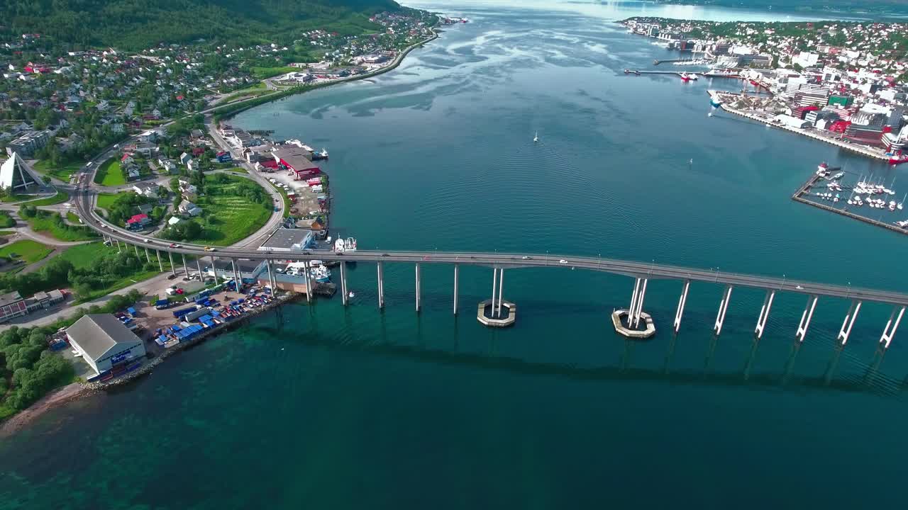 노르웨이 트롬소 시의 다리 항공 영상