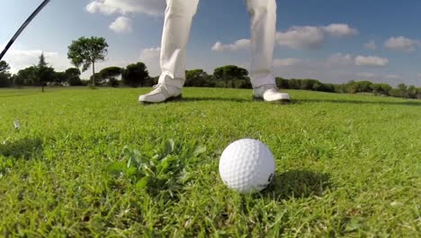 Dame,-Die-Golf-Spielt-10