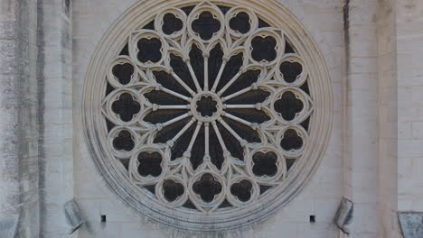 drone vista de cerca desde la iglesia de saint roch en montpellier.