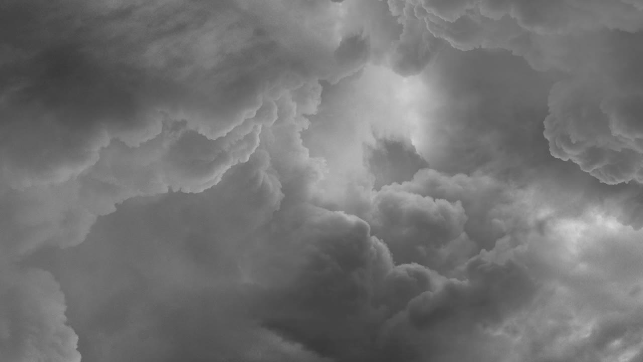 폭풍 속에서 구름의 어 ⁇ 으로