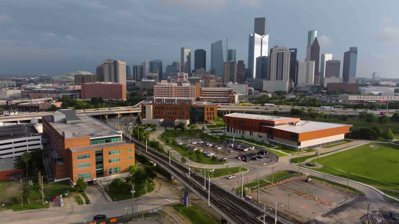 Establishing drone shot of the University of Houston-Downtown, in sunny Texas, USA