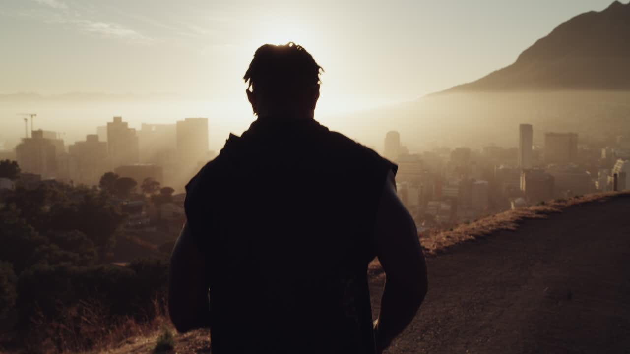 마일스는 챔피언을 만 ⁇ 니다.