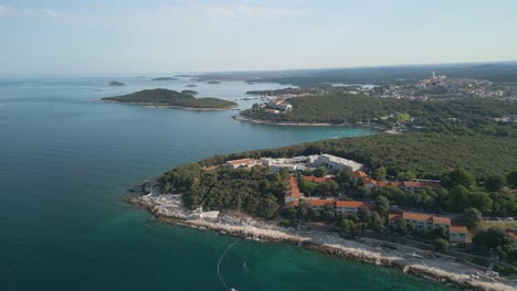 Imágenes-Aéreas-De-La-Costa-Croata-Con-Edificios-De-Bloques-De-Apartamentos