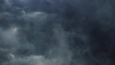 thunderstorm,-dark-gray-clouds-in-the-sky-that-move