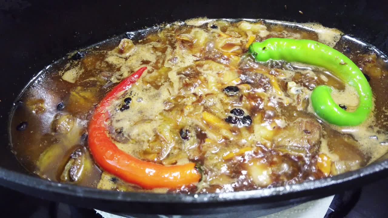 el pilau tradicional asiático hirviendo