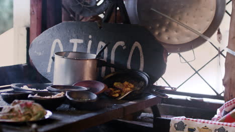 Cocinero-Trabajando-En-La-Cocina