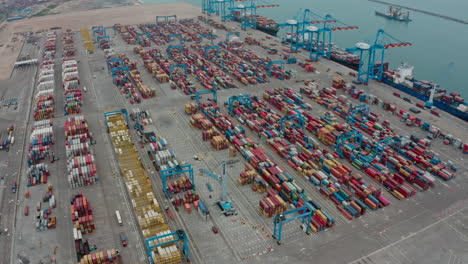 container ship loading and unloading in deep sea port
