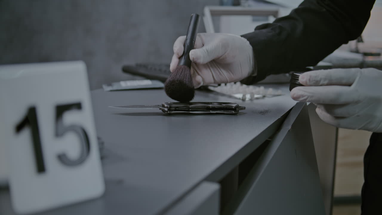 investigación de la escena del crimen - procesamiento de pruebas de cuchillos