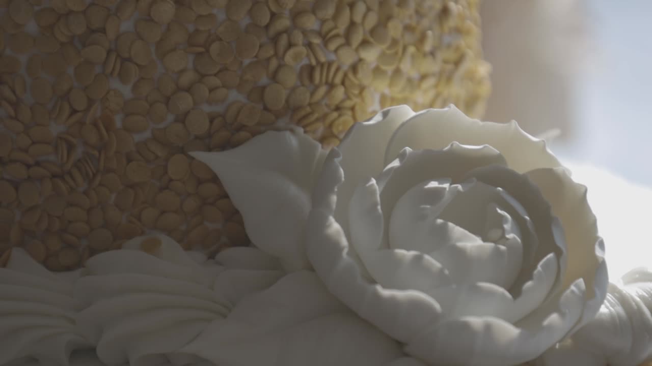 pastel de bodas en la recepción de la boda