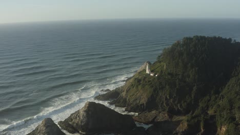 Weitwinkelaufnahme-Des-Leuchtturms-Haceta-Head-In-Oregon