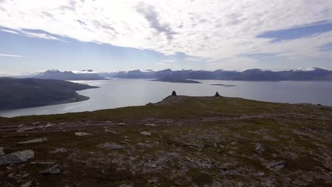 Antena-De-Montañas-Y-Fiordos-En-Noruega