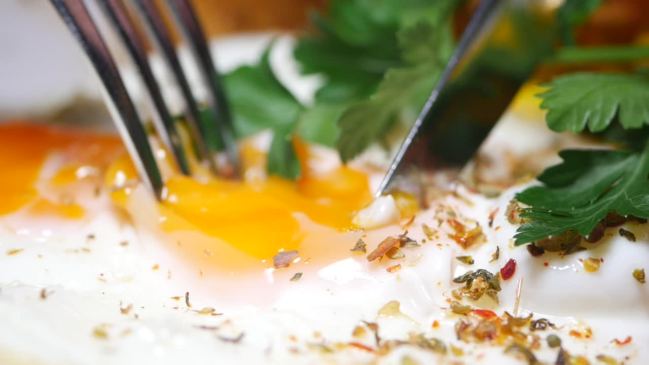 파슬리 와 향신료 를 은 달