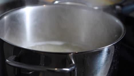 Hot-water-in-a-cooking-pan