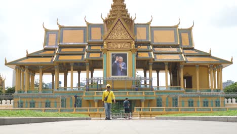 phnom penh king royal palace cambodia complex building royal residence