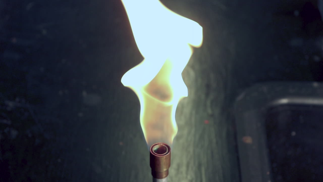 cerrar la iluminación del mechero bunsen con demasiado propano