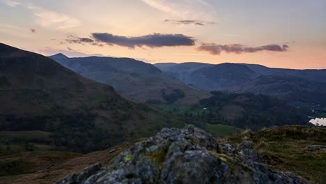 patterdale 근처의 arnison crag에서 호수 지구 일몰 슬라이더 timelapse