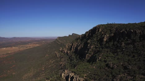 Aerial-drone-view-of-the-vast-land-of-Flinders-Ranges,-South-Australia