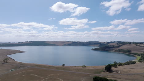 Luftumlaufbahn-über-Lake-Bullen-Merrie,-Seen-Und-Krater,-Australien