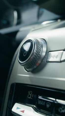 controles del interior del automóvil