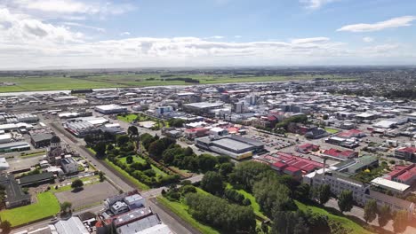 Paisaje-Urbano-Aéreo-De-La-Ciudad-De-Invercargill-Sobre-Los-Jardines-De-Otepuni