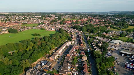 Dewsbury-Moore-Estate-In-West-Yorkshire-Stand-Das-Gebiet-Anfang-2008-Im-Mittelpunkt-Der-Aufmerksamkeit-Der-Nationalen-Medien-Und-Der-Öffentlichkeit,-Als-Die-Neunjährige-Shannon-Matthews-Von-Ihrer-Mutter-Und-Ihrem-Onkel-Entführt-Wurde