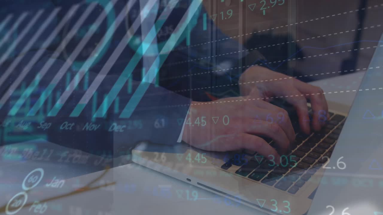 animación de procesamiento de datos digitales sobre una mujer usando una computadora portátil.