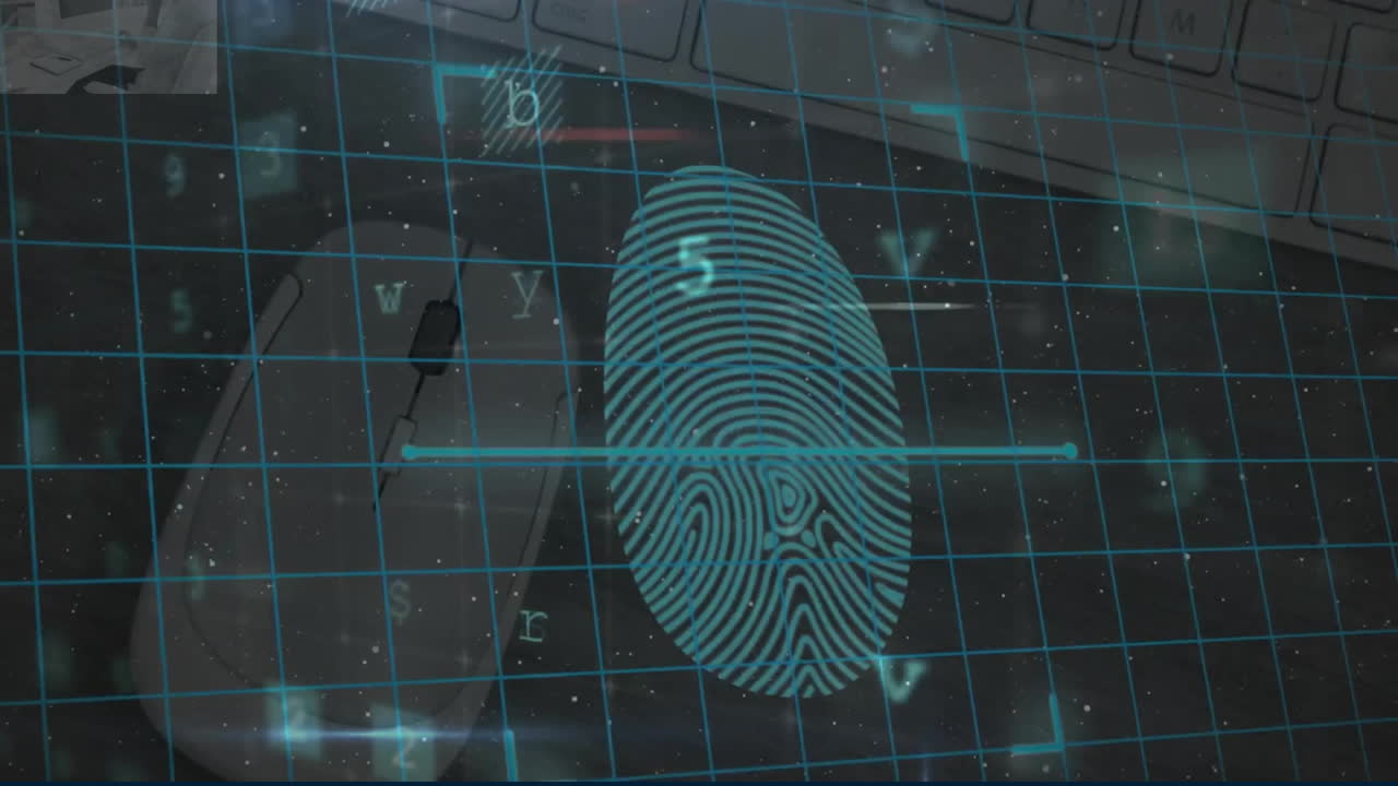 animación de texto de advertencia de ataque cibernético y procesamiento de datos con candados y huellas dactilares