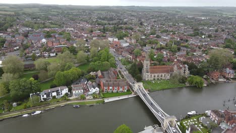 Marlow-Town-Buckinghamshire-An-Der-Themse-Uk-Steigende-Luftaufnahmen-4k