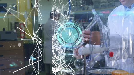 animación de reloj en movimiento y redes de conexiones sobre científico masculino biracial trabajando en el laboratorio