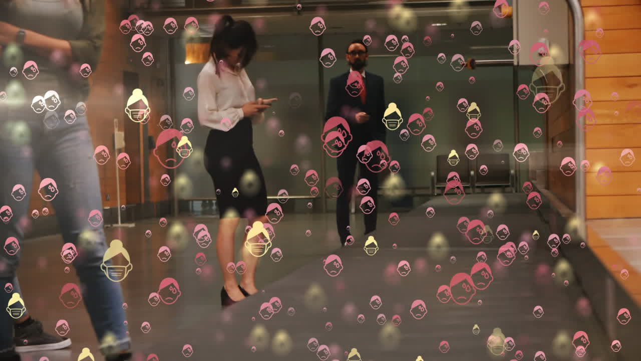 복도에서 서 있는 사람 들 을 상대로 얼굴 마스크 아이콘 을 착용 한 사람 들 의 디지털 복합 비디오
