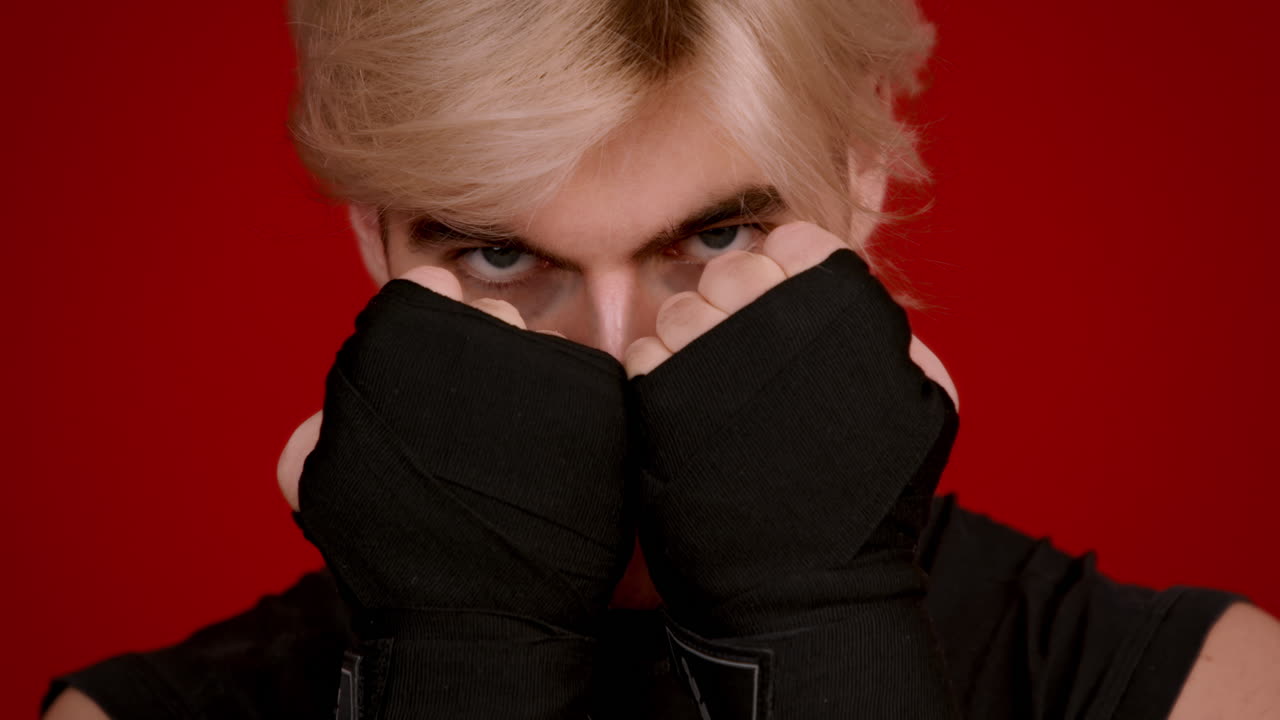 человек в боксерских оболочках, портрет