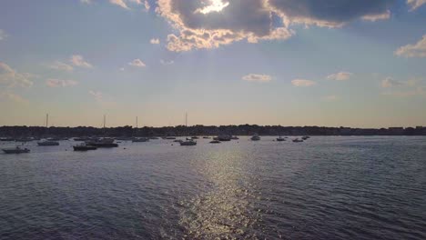 Bahía,-Puerto-De-Barcos-En-Massachusetts.-Vídeo-De-Dron