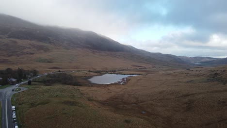 Parque-Nacional-De-Snowdonia,-Una-Atracción-Turística-De-Fama-Mundial-Para-Excursionistas-Y-Amantes-De-La-Naturaleza-Por-Igual