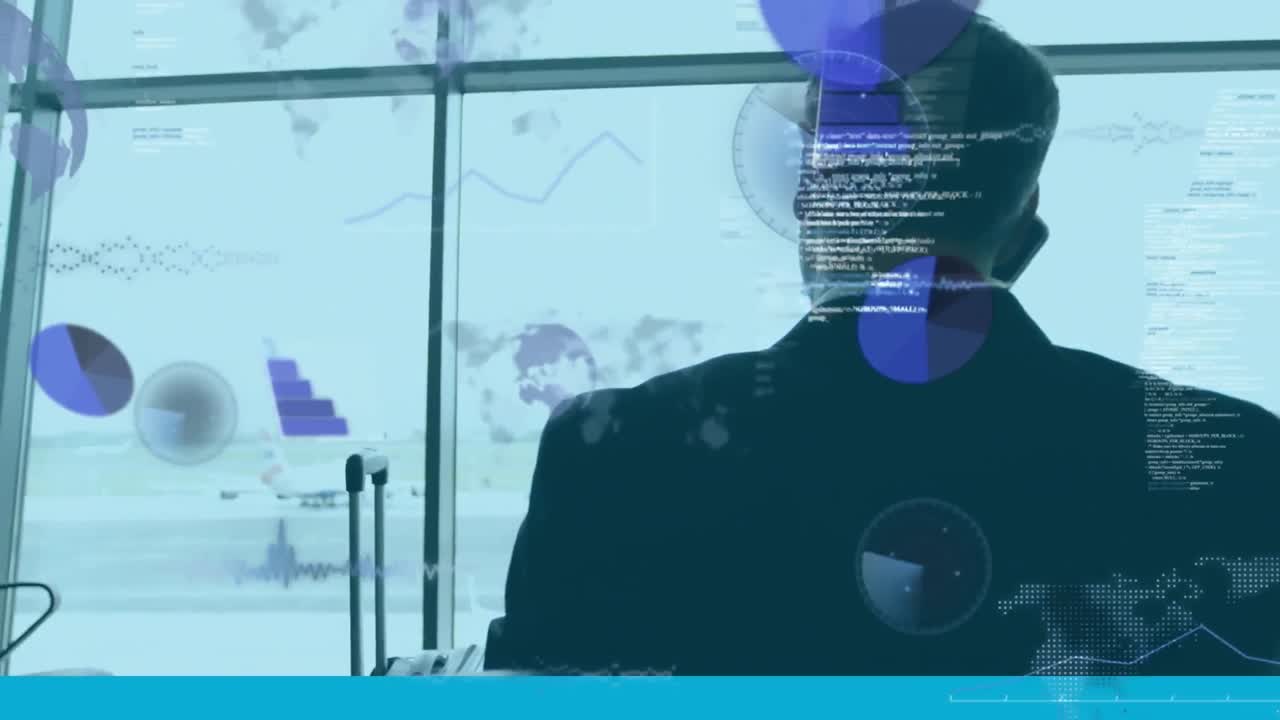 animación del procesamiento de datos contra la vista trasera de un hombre de negocios hablando en un teléfono inteligente en un aeropuerto