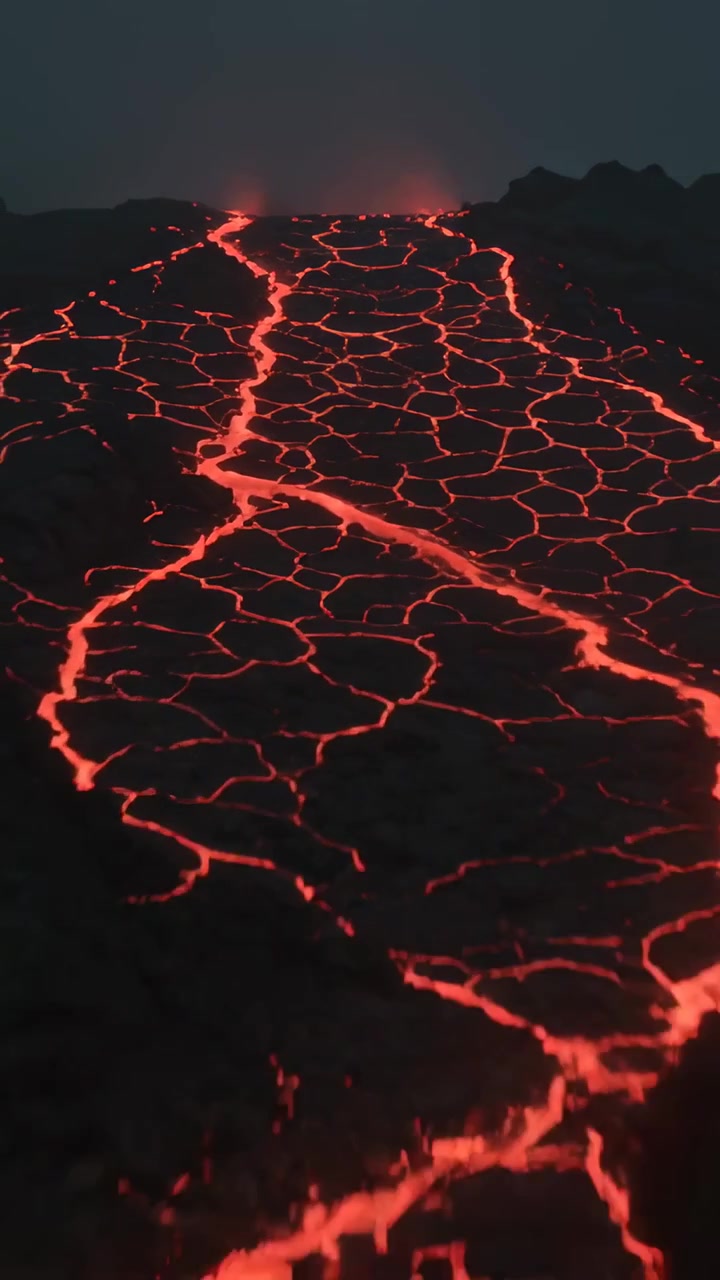 Video verticale: Telecamera in movimento che mostra lava fusa che scorre da fessure attraverso una crosta fessurata, incandescente