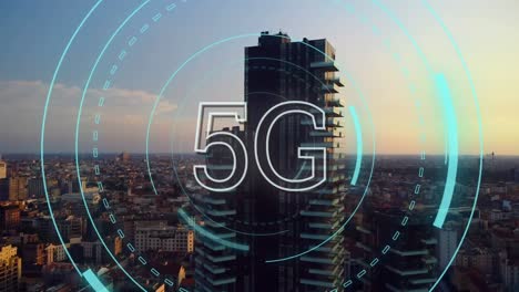 5g escrito en el medio de un círculo futurista y una vista de una ciudad