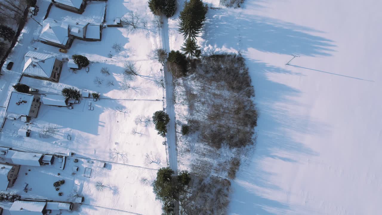 슬로바키아 타트라 국립공원의 높은 봉우리 산의 공중 영화 같은 겨울 전망