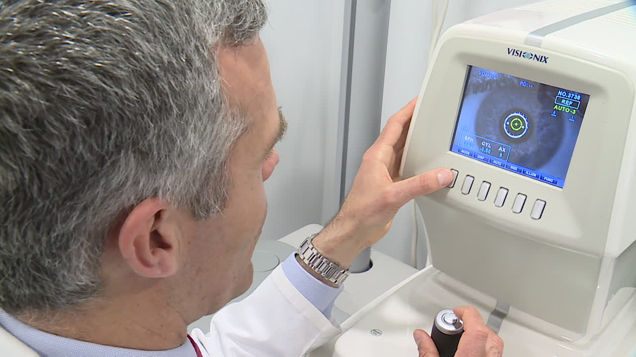 Eye Examination with Visioknik Machine