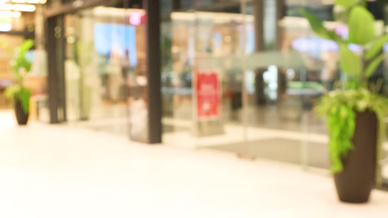 태국 방 의 한 쇼핑몰 에 들어가는 사람 들