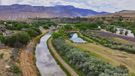 flyover of riverbend disc golf course in palisades, colorado