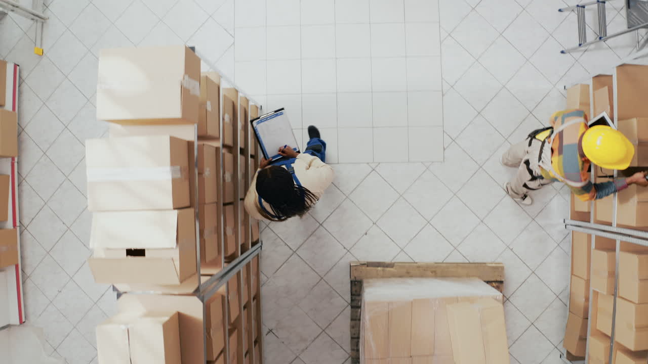 comprobación del inventario del almacén