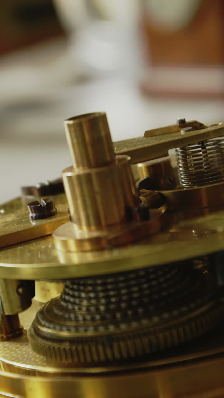 primer plano de las partes del reloj