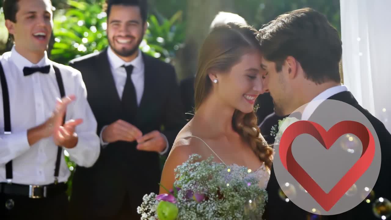 animación de iconos de corazón sobre pareja caucásica durante el día de la boda