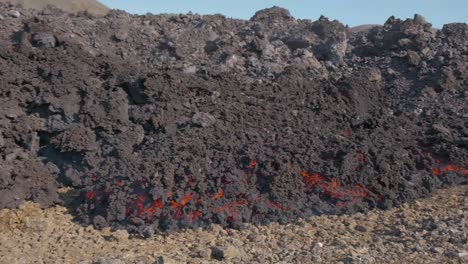 Lava-Enfriada-Produciendo-Rocas-Efusivas.-Panorámica