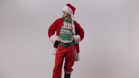 terriblemente santa jake es atacado con un regalo por un destinatario molesto